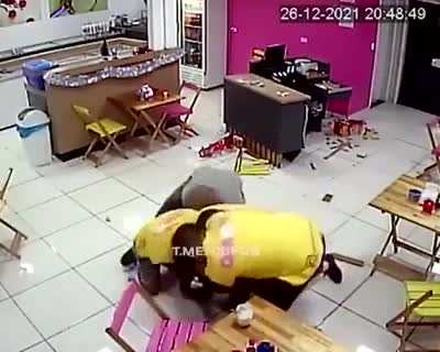 Robbery suspect gets more than he bargained for