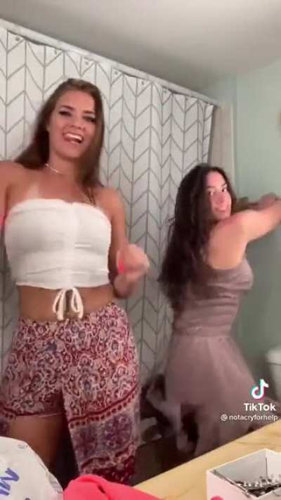 Twerking sisters