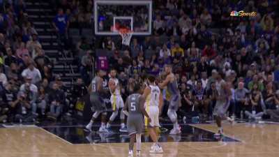 [Highlight] The Kings lead by De'Aaron fox and Damontas Sabonis cap off a 9-0 run to extend the lead to 6