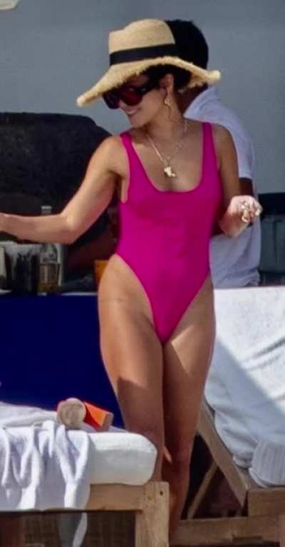 She wears it well..