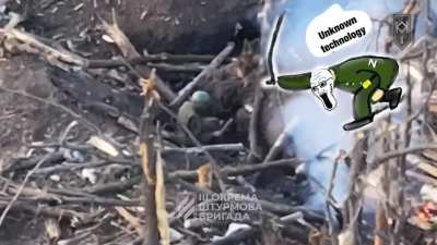 Russian soldier tries to deactivate a drone with an stick and fails 