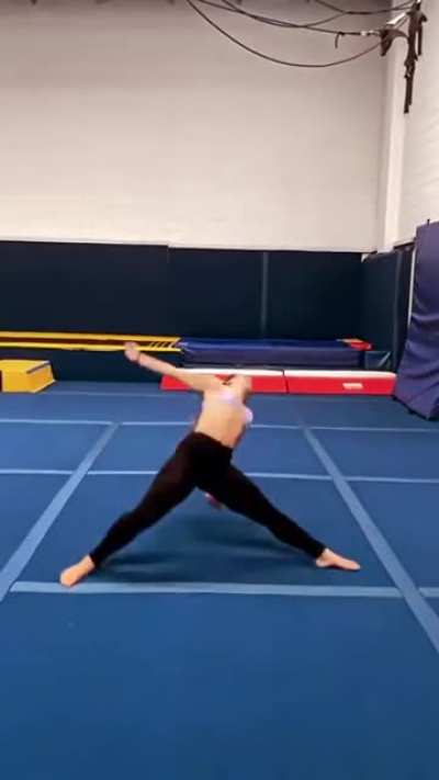GirlsInaGif. Some flippy spinny shit with a spready to the gods.