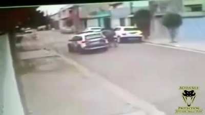On-duty cop shows up to a carjacking in 20 seconds [Brazil]