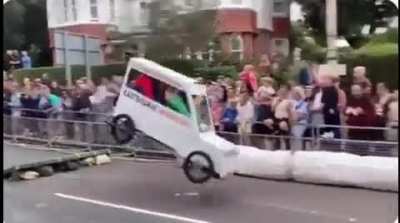 Mario &amp;amp; Luigi take flight