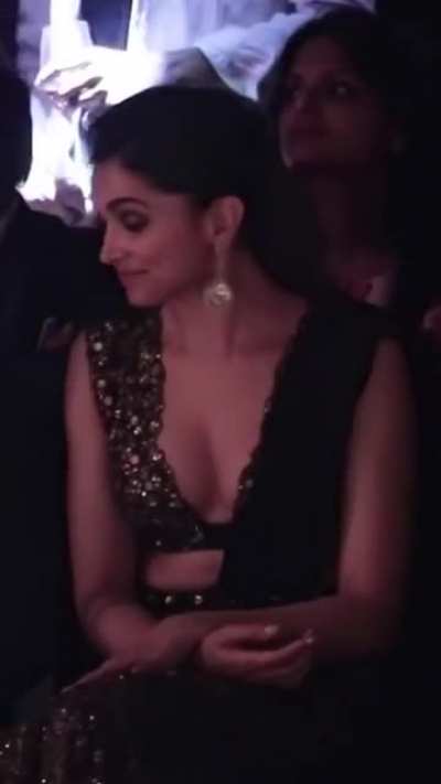 Deepika Padukone is the epitome of lust 💦