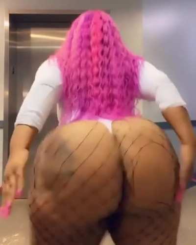 Heyghettobarbie twerk 😍🍑🍑💗
