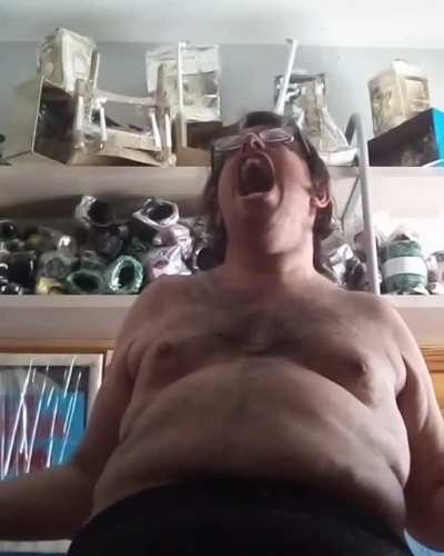Majin Buu cuando le comen los budines