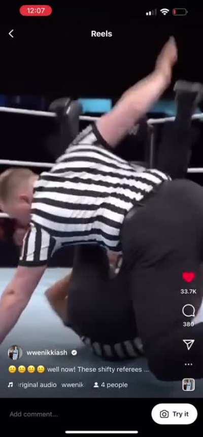 Nikki A.S.S knows she has a fat ass 🔥🔥