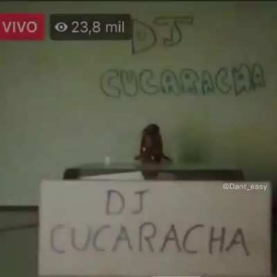 AQUI DJ CUCARACHA MEZCLANDO EN VIVO!!!!!!!!!