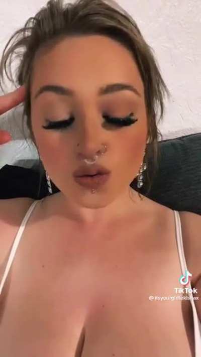 itsyourgirltekishax
