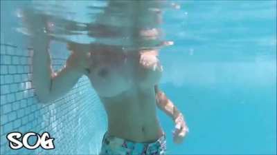 Boobs Underwater
