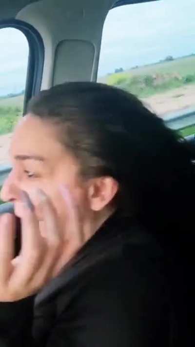 La cara de la mina cuando se asusta son super memeables jaja