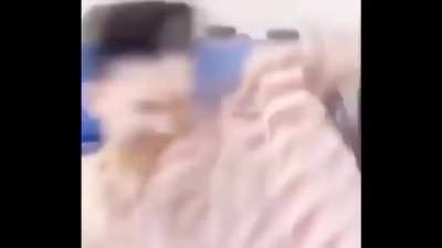 r/fnafcringe user when they see 2 robots kissing each other.