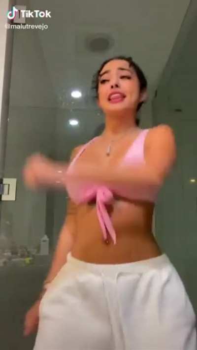 Malu is such a hot slut