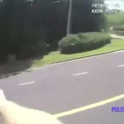 "&Eacute; s&oacute; uma faca" ou "por que n&atilde;o atiraram na perna?"
