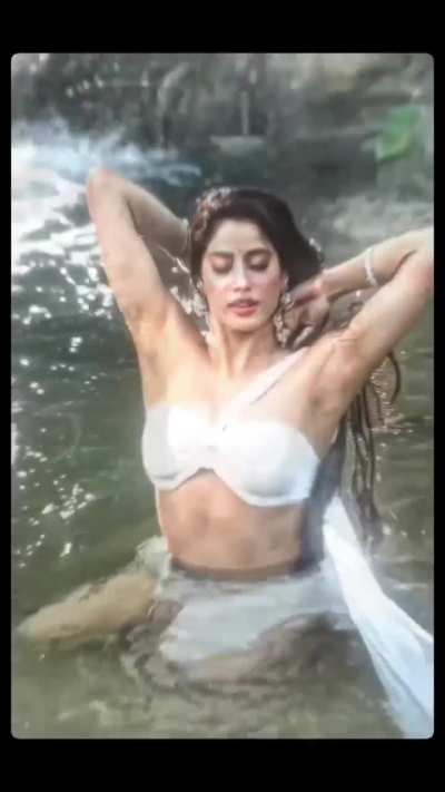Janhvi Kapoor - Psycho but Cute