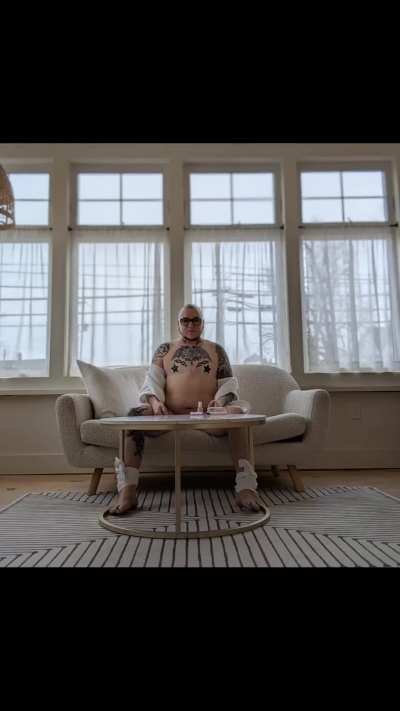 Autistic guy with a spinal injury here excited to show it all in my cozy bondage shoot 😏