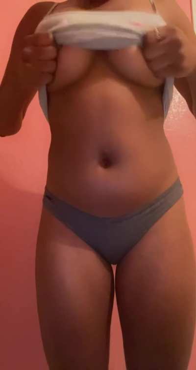 [drop] how&rsquo;d I do? I love being petite and busty 🙈
