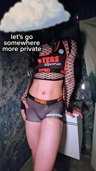POV you gave me a tip at femboi hooters 🥺🦉