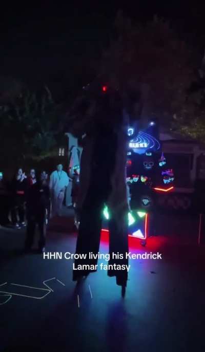 Kendrick Lamar's "Not Like Us" playing at Universal Studios Halloween Horror Nights 🔊