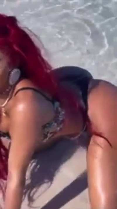 Saweetie @saweetie