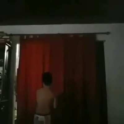 El saltarin de cortinas