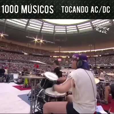 Highway to Hell - AC/DC por 1000 m&uacute;sicos