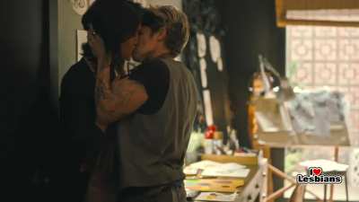 Grace Park &amp;amp; Cameron Esposito (A Million Little Things - s04e09) *NO MUSIC*