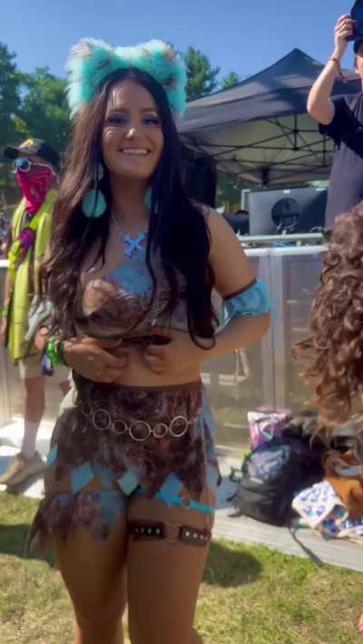 Flashing my tits day one of lost lands 😈🦕