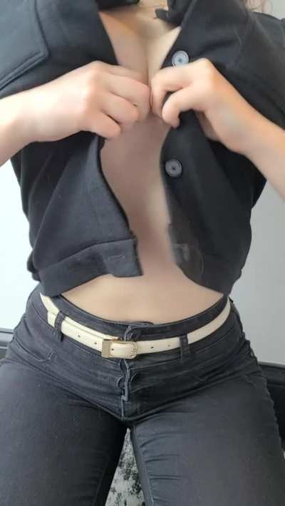 are natural boobs like mine your type? (18f)