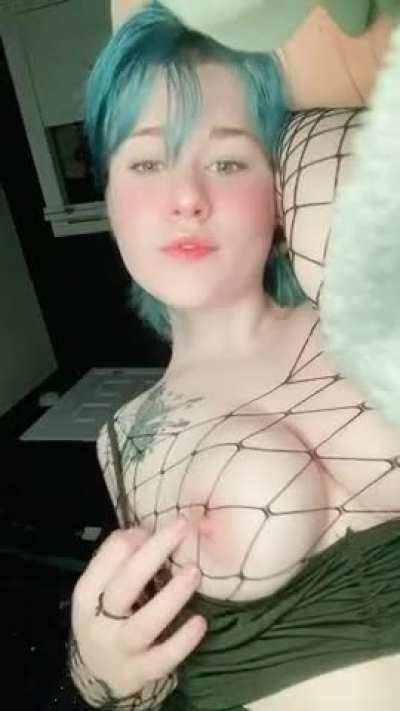 I’m a good little fuckdoll needing to be used! 💕