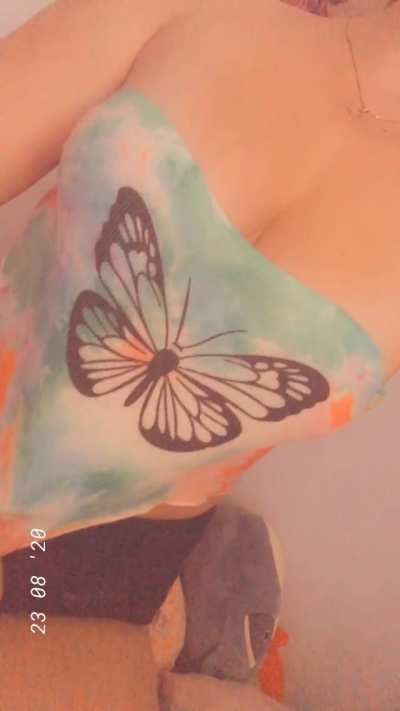 Tube top titty pop