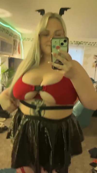 Goth thick girl 