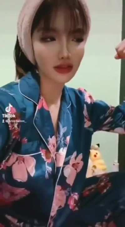 Slutty Bitch Sweetidna