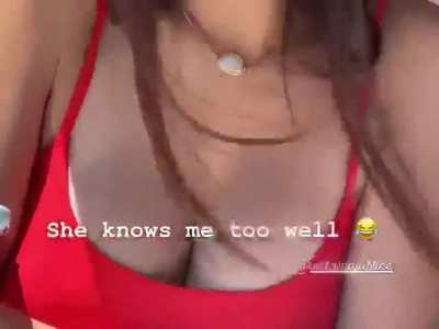Victoria Justice's Cleavage