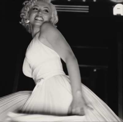 Ana as Marilyn Monroe in the iconic upskirt scene