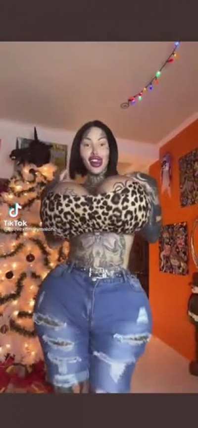 She approaches you at a bar, what you doing?