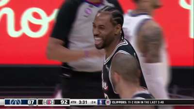 [Highlight] Kawhi lets out a chuckle after drilling a middy to give him 25