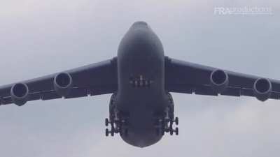 C5 Galaxy’s unusual gear sequence