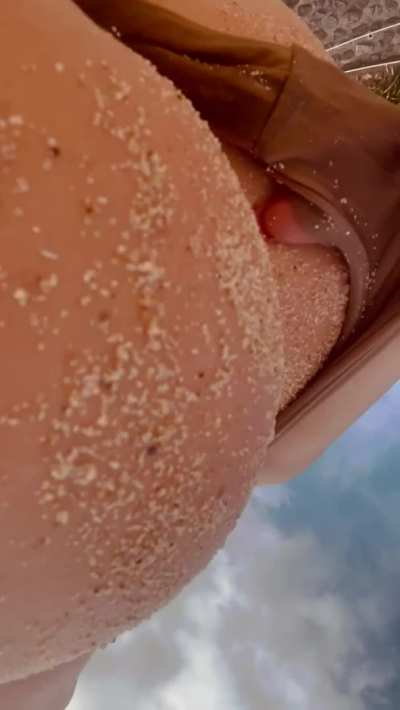 dreaming about sex on the beach with finish inside..