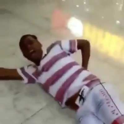 Perguntam se vai ter live: muca