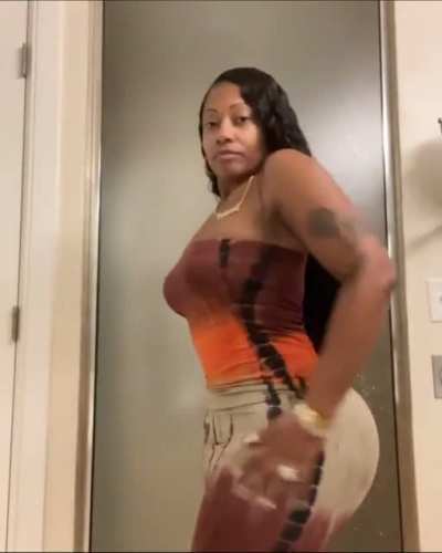 jiggly booty