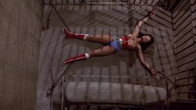 Lynda Carter - Wonder Woman (1976)