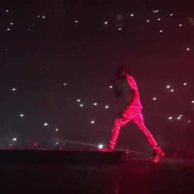 Travis😎