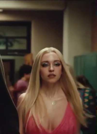 Sydney Sweeney&rsquo;s tits are insane