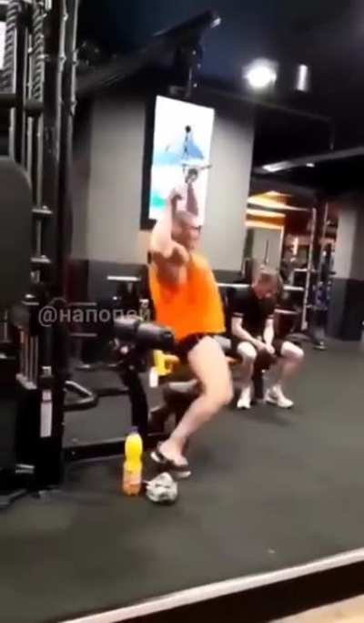 Puvlo en el gimnasio