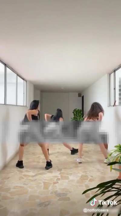 Group twerking!