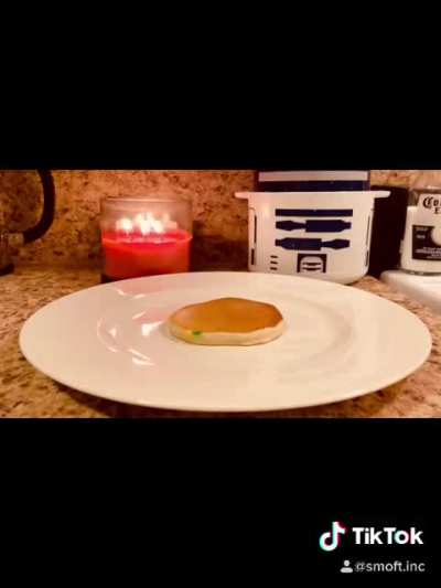Fun fetti pancakes y&rsquo;all