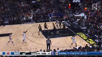 [Highlight] Kelly Olynk hits back to back threes to give the Jazz the lead again