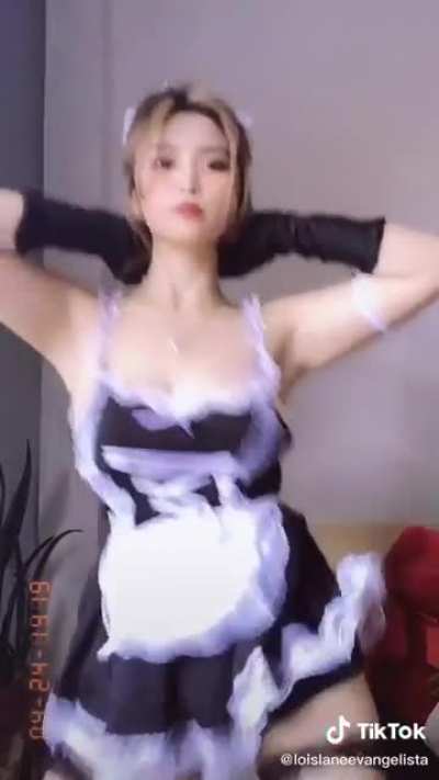 Filipina maid